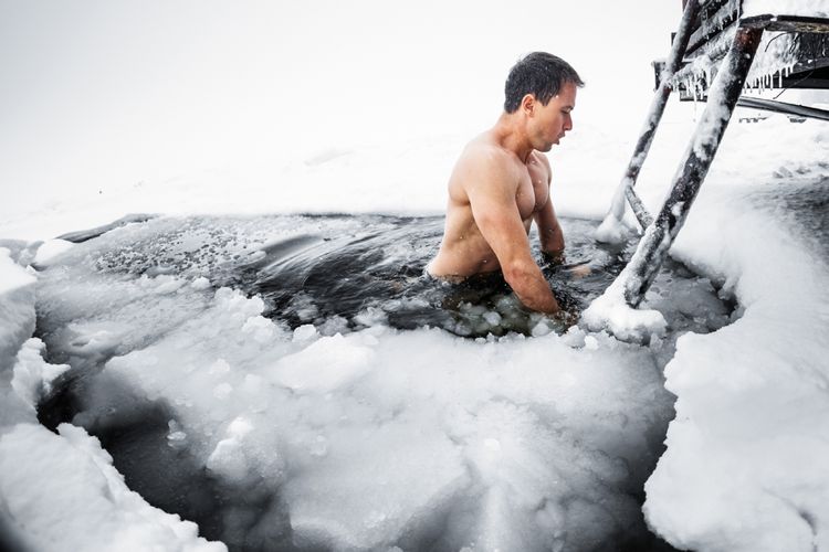 Cold Plunges: Benefits, Risks, And the Science of Cold Water Immersion